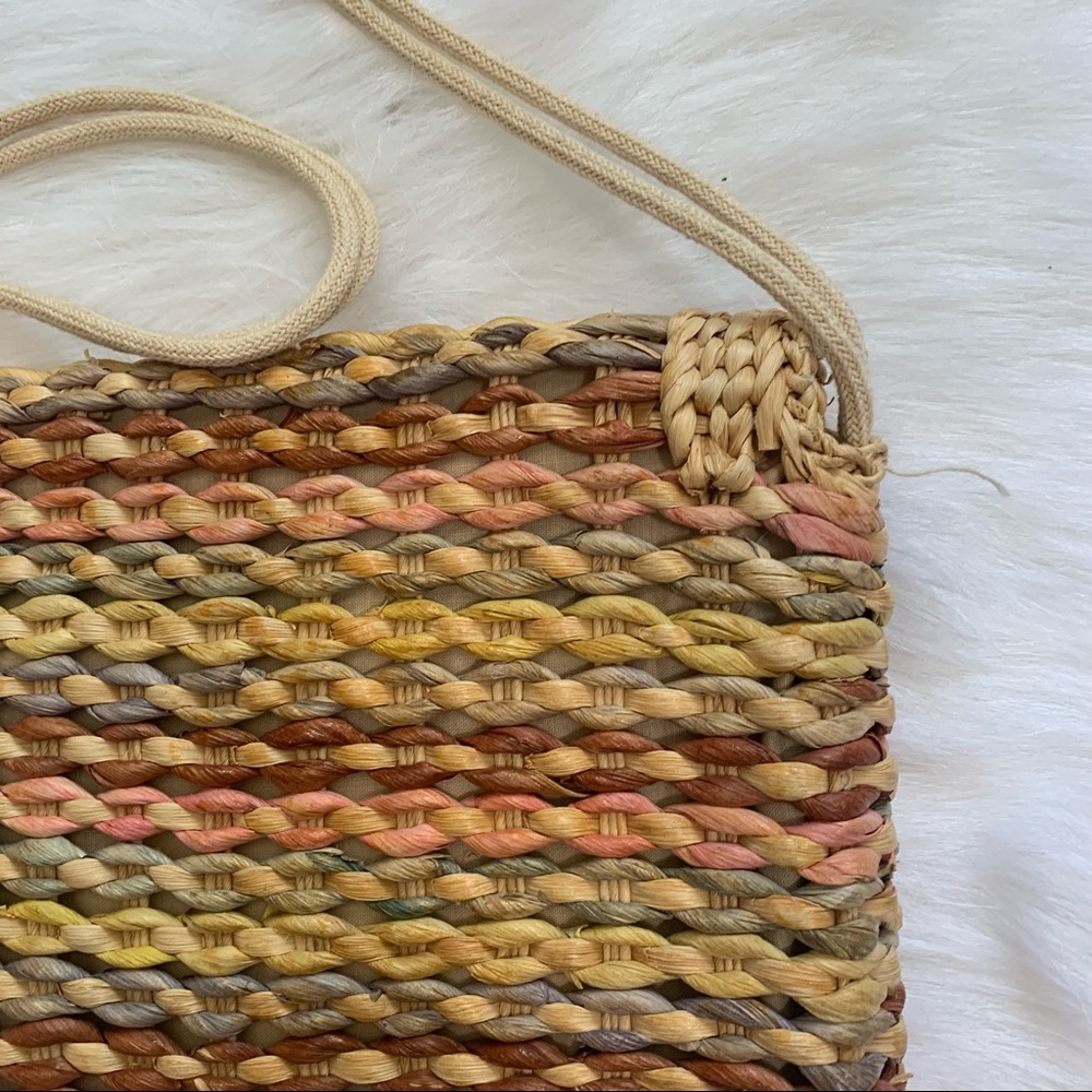 Hand Crafted Straw Rattan Colorful Woven Flap Over Shoulder Bag - Picture 5 of 10